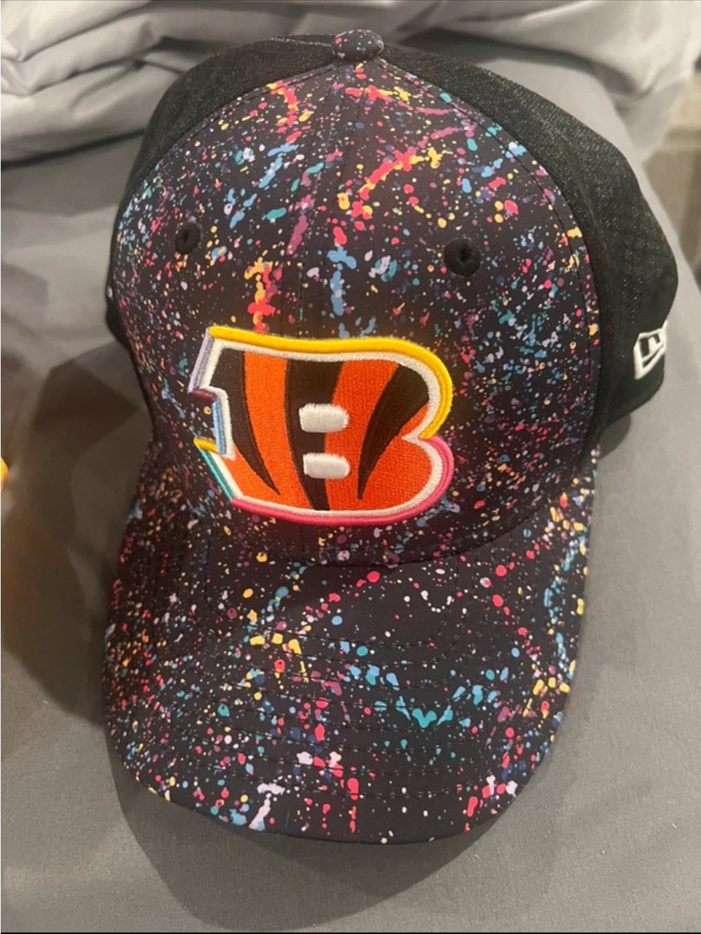 New Era NFL Crucial Catch Cincinnati Bengals Paint-Splatter Cap work 3 times